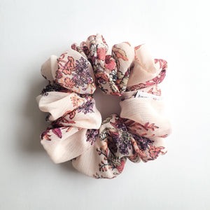 SCRUNCHIE *LUXE* || winter floral