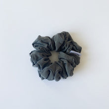 SCRUNCHIE *LUXE* || military stone